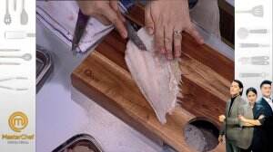 Keahlian Chef Arnold Praktekan Cara Fillet Ikan - Gallery 17