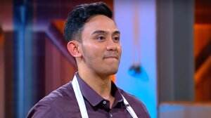Firhan Dibuat Gugup Dengan Pertanyaan - Pertanyaan Yang Diberikan Oleh Judges - Audition 1