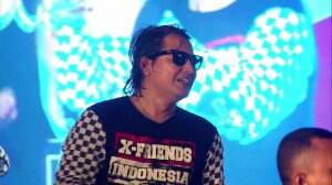 Tipe-X - Genit