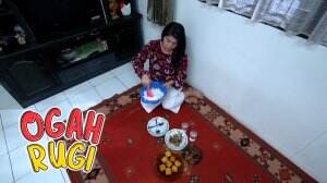 Makan Makan Sendiri