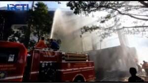 GOR Saburai Di Bandar Lampung Terbakar, Diduga Dibakar Oleh Pria Dengan Masalah Kejiwaan