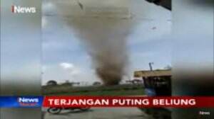 Penampakan Detik-Detik Angin Puting Beliung Melanda Rumah Warga di Magelang