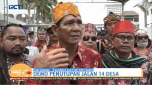 Aksi Unjuk Rasa Penutupan Jalan