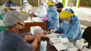 Waspada COVID-19, Ratusan Pedagang Dan Pengunjung Jalani Rapid Test Massal
