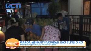 Gas Elpiji Langka, Warga Mandailing Natal Rela Antri
