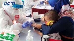 Balita, Anak-Anak dan Lansia Ikuti Rapid Test di Kramat Jati, Jakarta