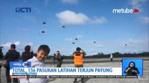 Latihan Terjun Payung Di Papua
