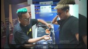 Para Selebriti Mengumbar Isi Saldo ATM