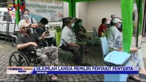 Vaksinasi Lansia di Puskesmas Sawah Besar, Jakarta