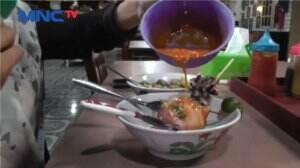 Nikmatnya Bakso Cumi Jumbo Berkuah Pedas