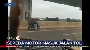 Pengendara Sepeda Motor Masuk ke Dalam Tol