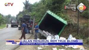 Rem Blong Truk Kontainer Terguling