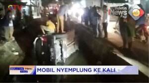 Mobil Tercebur Ke Kali