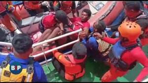 Evakuasi 6 Korban Tenggelam KM Linggar 89