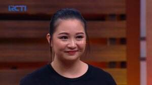 Devy Masih Bisa Tersenyum