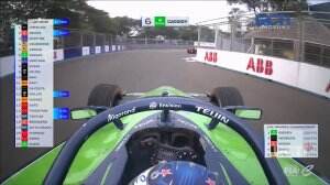 Wheel To Wheel! Cassidy Nyaris Kehilangan Keseimbangan