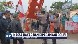 Demo Tuntut Tangkap Rocky Gerung