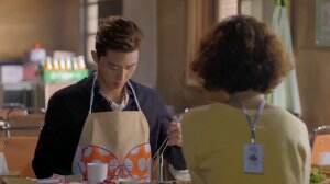 Celemek Yang Dipakai Sung Joon Buat Hye Jin Tertawa