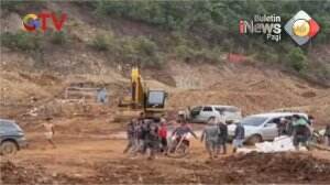 2 Kelompok Bentrok Saling Baku Hantam Dengan Senjata Tajam