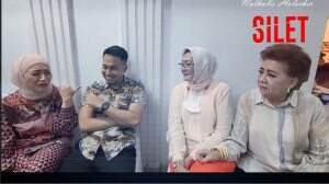 Nathalie Bawa Sang Mantan Kepada 3 Omanya