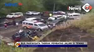 Bus Pariwisata Tabrak Pembatas Jalan