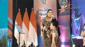 Wow! Arsy Bernyanyi di Perayaan Hari Guru