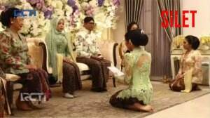 Erina Gudono Sungkeman Kepada Ibunda Dan Keluarga Besarnya