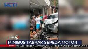 Kecelakaan Minibus Menabrak Sepeda Motor