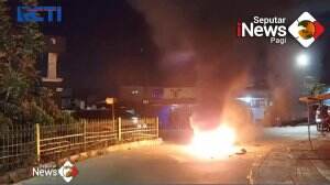 Serang Pemukiman, Warga Bakar Motor