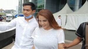 Nita Thalia Bungkam Mengenai Sidang Putusan Cerai