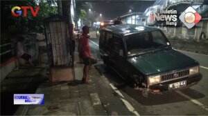 Mobil Terguling Akibat Bertengkar