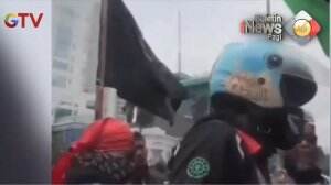 Ricuh Pengemudi Taksol Dengan Massa Demo