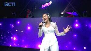 Medley Song Yura Yunita - 25th AMI Awards 2022