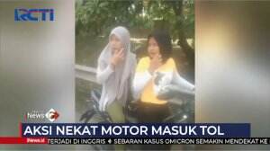 Aksi Nekat Motor Masuk Tol