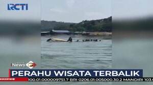 Perahu Wisata Terbalik
