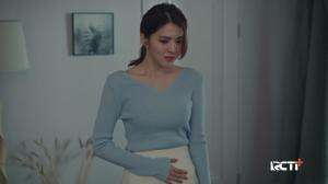 Momen tegang antara Sun Woo dan Da Kyung.