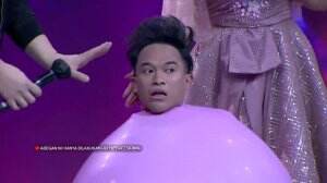 Kocaknya Anwar masuk kedalam Balon