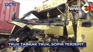 Truk Ringsek Menabrak Truk Gandeng