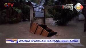Warga Panik Terjang Banjir