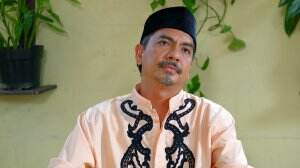 Dadang Tidak Ingin Cium Tangan Aceng! - Dunia Terbalik Eps. 2438