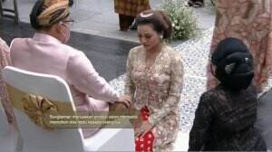 Dibalut Haru Saat Prosesi Sungkeman Aurel
