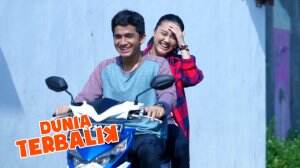 Edward dan Esti Ada Hubungan Apa Ya? - Dunia Terbalik Eps. 2233