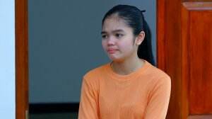 Claudia Memberikan Selamat Ke Febri - Dunia Terbalik Eps. 2389