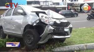 Mobil Tabrak Tiang PJU