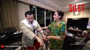 Persiapan Keluarga Anang Menuju Turki