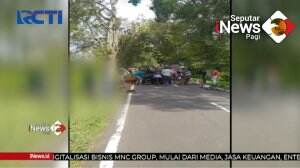 Kecelakaan Mobil Angkut Puluhan Orang