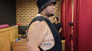 Heboh! Tatto Mata Satu Di Tubuh Ivan Gunawan