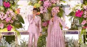 Duet Romantis Ricis Ryan Menyanyikan Lagu