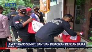 Warga Korban Banjir Di Jakarta Mendapatkan Bantuan Sosial
