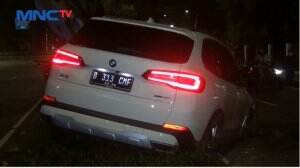 Mobil Mewah Bawa Miras